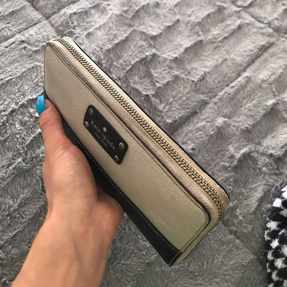 Authentic Kate Spade Wallet - Picture 6 of 6